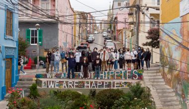 #CityTourPorValparaíso: Estudiantes recorren y conocen la historia de la ciudad con Rodrigo Moreno